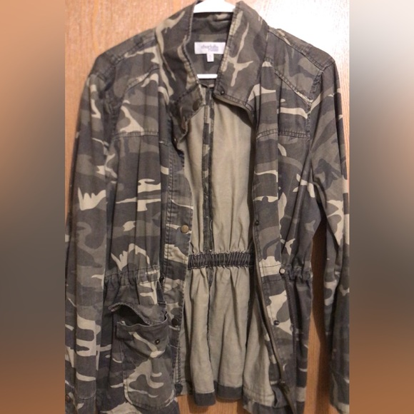 Charlotte Russe camo jacket - Picture 8 of 9